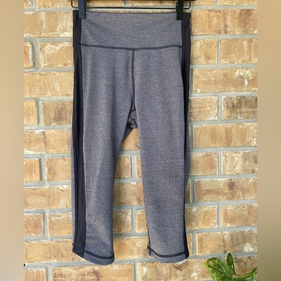 Lululemon Squad Goals Crop (17") ~Heathered Gray & Black, Size 6 - Picture 4 of 9